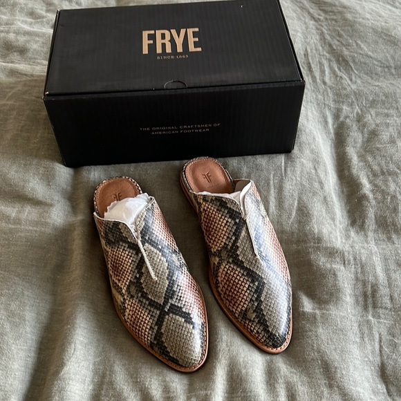 Frye Nolan Seam Mule - Picture 1 of 4